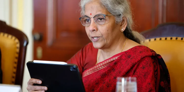 GST வரிக்குறைபால் அதிகரித்த விற்பனை.. நிர்மலா சீதாராமன் பெருமிதம்!